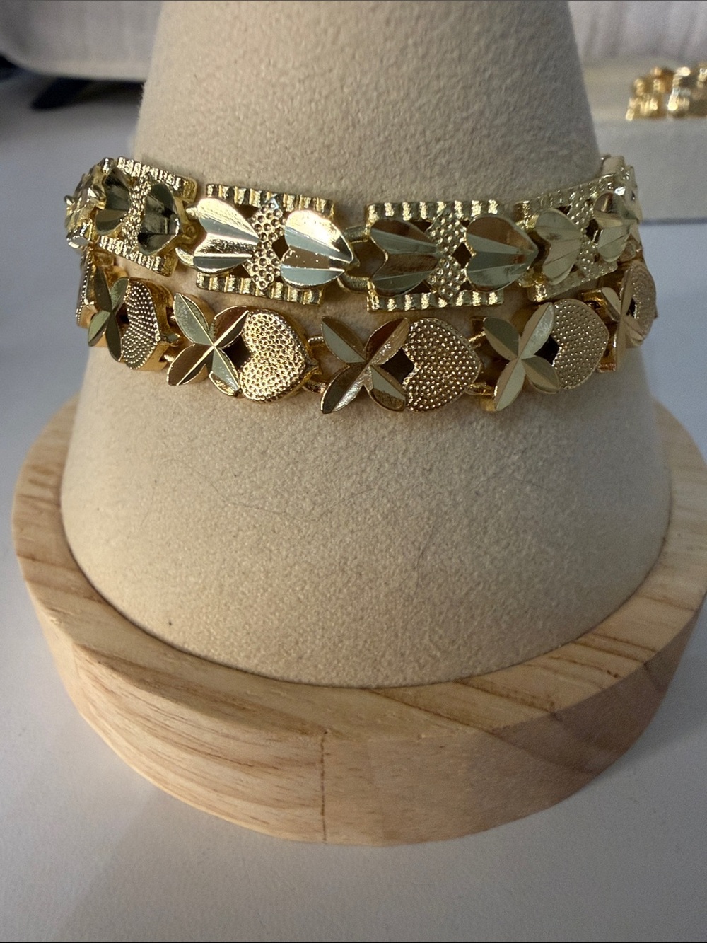 Gold Diamond Cut Heart Pattern Bracelet SET!